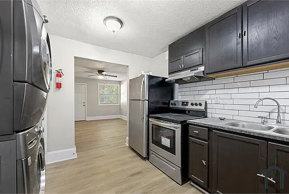 2 bed, 750 sqft, $1,299 — Photo 3