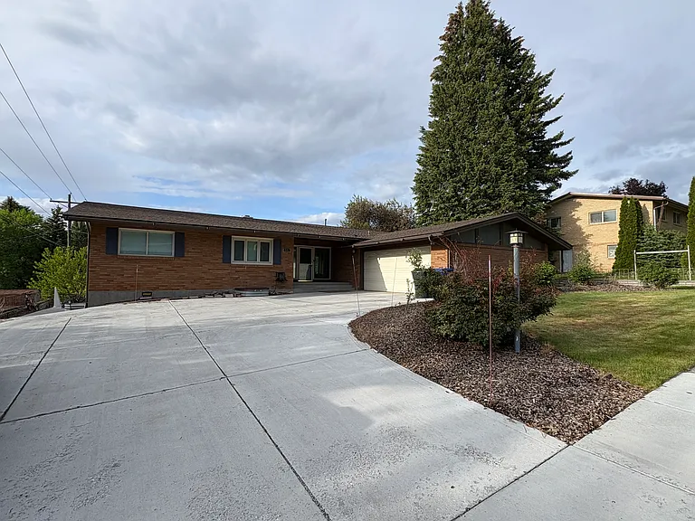 321 E 3 S — Photo 15