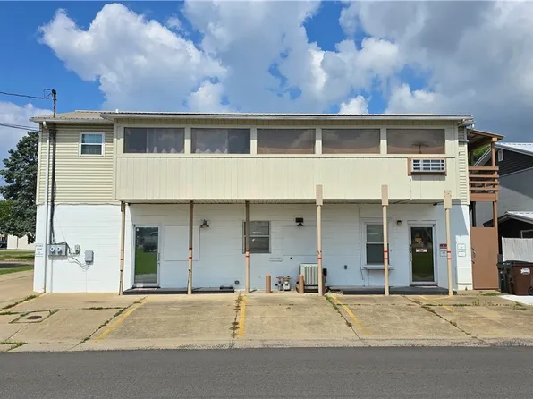 209 Lee St, Belpre, OH 45714