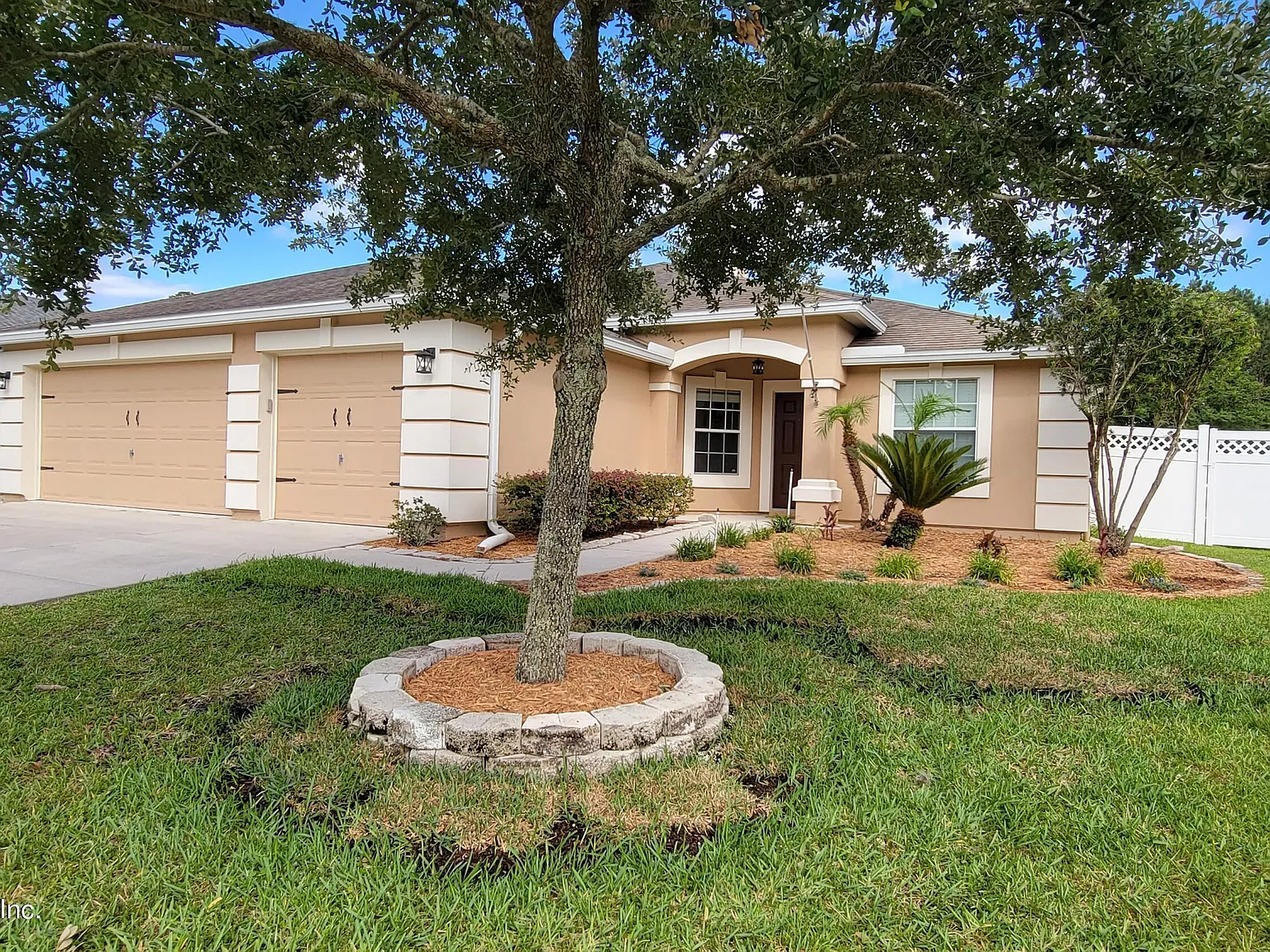 4 bed, 2.0 bath, 1934 sqft, $2,400 — Photo 4