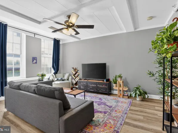 44 S 3rd St APT 3, Philadelphia, PA 19106