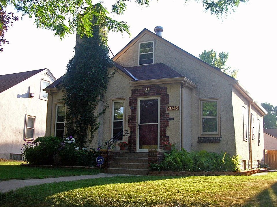 1st image of 3042 Arthur St NE