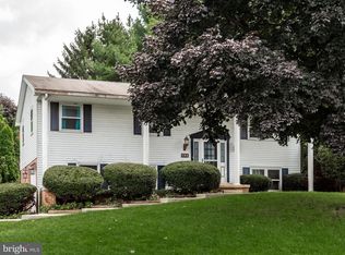 102 Swarthmore Dr, Lititz, PA 17543