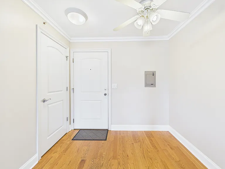 2210 S Goebbert Rd #226 — Photo 2