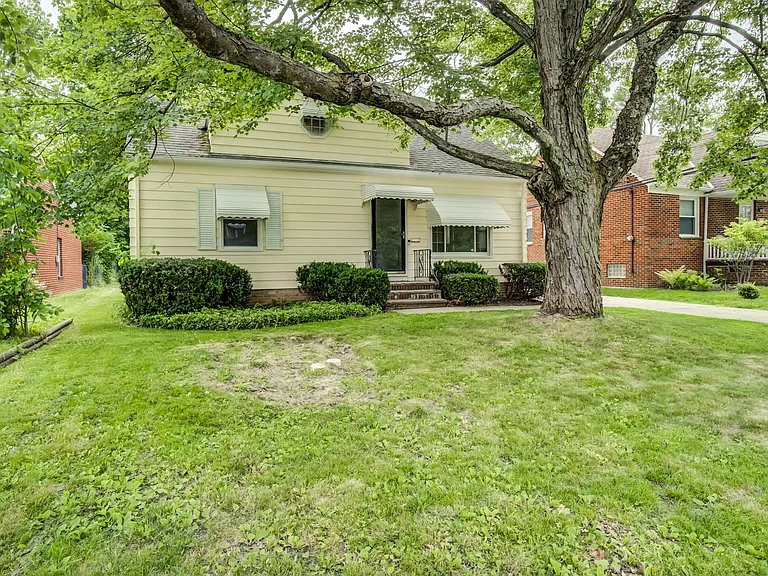 1343 Victory Dr — Photo 39