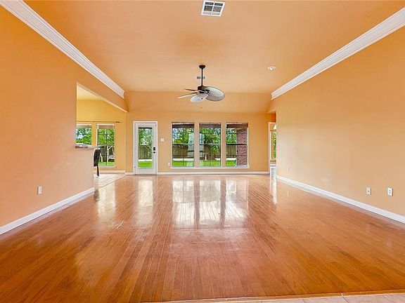 3rd image of 134 River Pointe