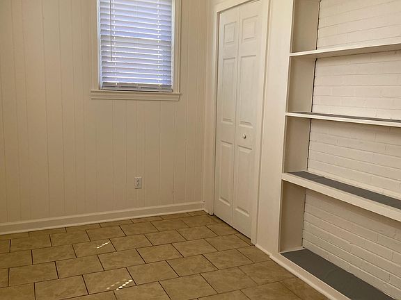 5th image of 1701 Tremont Ave
