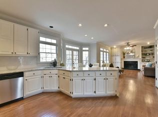 972 Hawkhorn Ct, Alpharetta, GA 30005