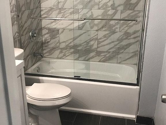 4th image of 18555 Collins St APT C7