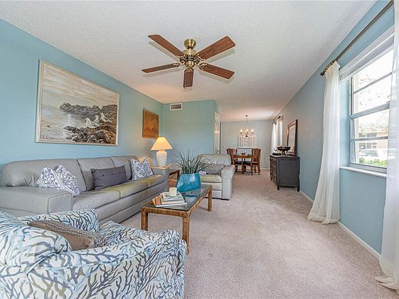 3rd image of 30 Vista Gardens Trl