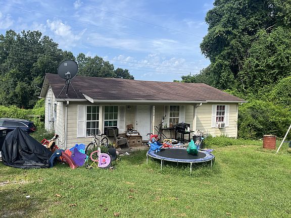 2nd image of 2240 Valley View Rd