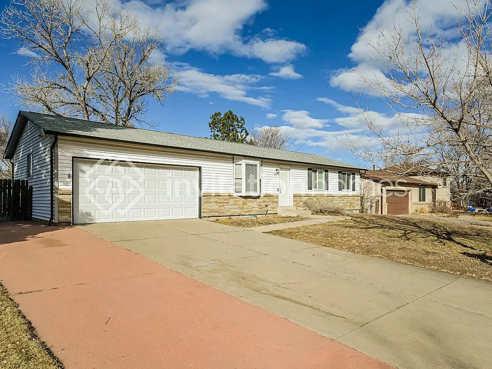 2881 S Olathe Ct