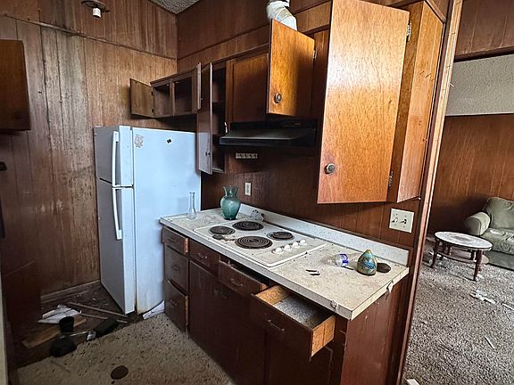 4th image of 428 Sierra Madre Dr