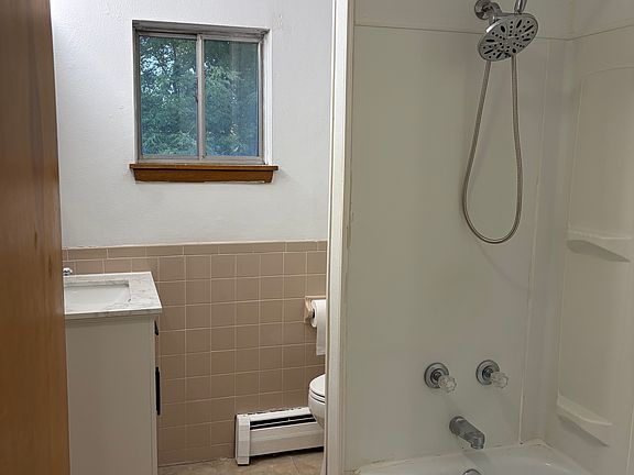 4th image of 1104 Front St #1