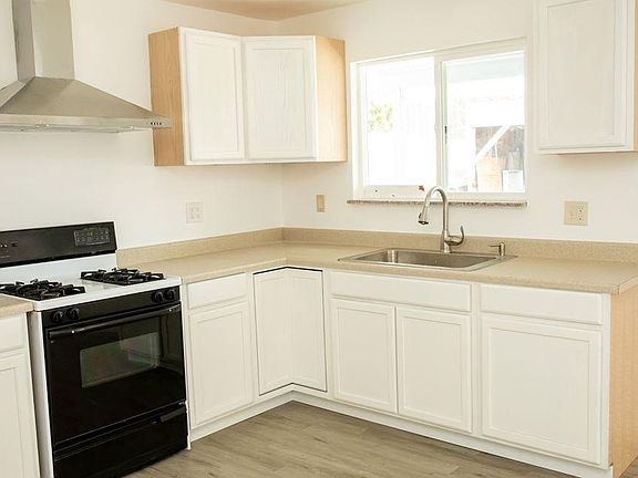 2nd image of 1294 E San Fernando St Unit 2