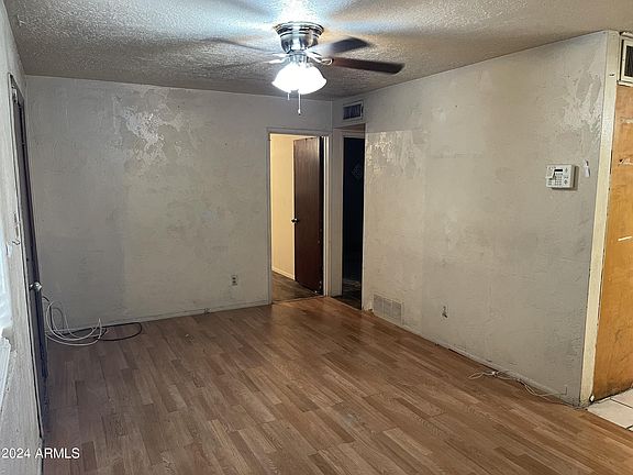 4th image of 2230 E PUEBLO Avenue
