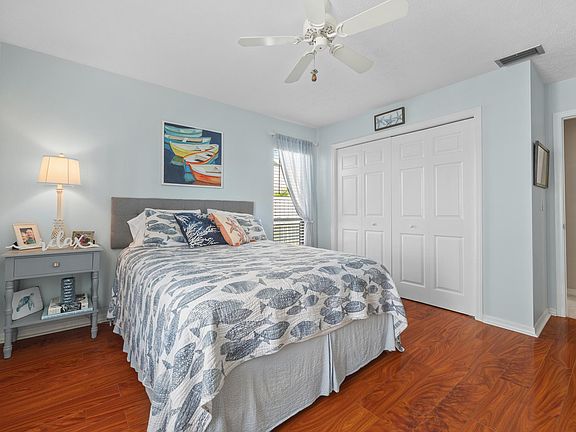 4th image of 6736 SE Yorktown Drive