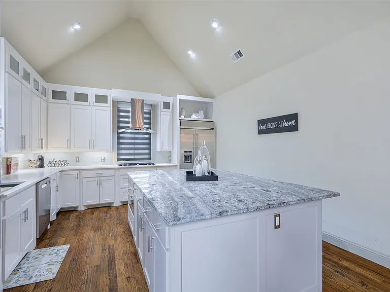 5624 Gillum Dr — Photo 16