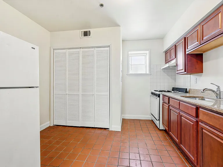 1248 N Broad St #4 — Photo 2