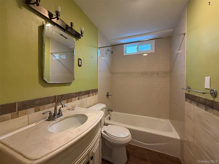 422 E Chester St #2 — Photo 14