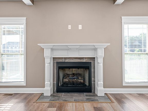5th image of 255 Crusaw Dr