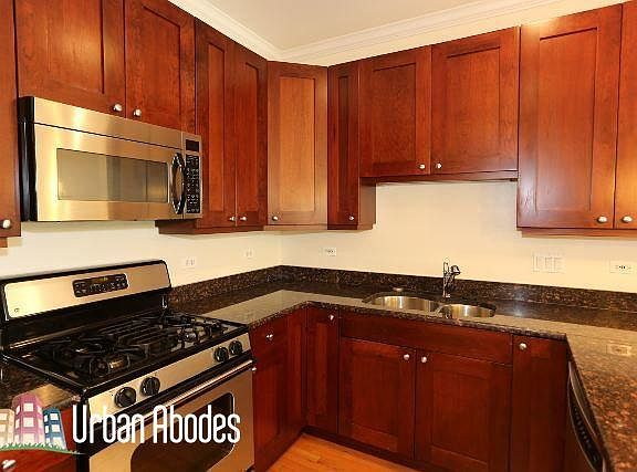 3rd image of 1724 W Belmont Ave #3UA