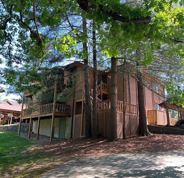 1st image of 531 Courtwood Ln Unit 2-1