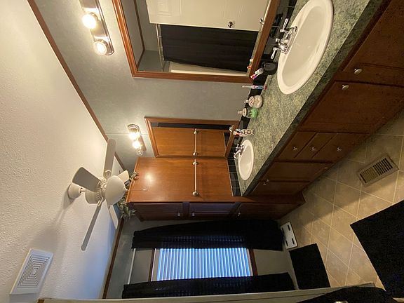 3rd image of 9 Tropicana Ave