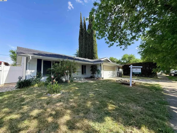 2972 Bedford Dr, Merced, CA 95340