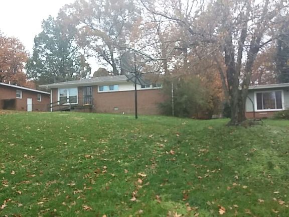 5th image of 4208 Hampshire Dr