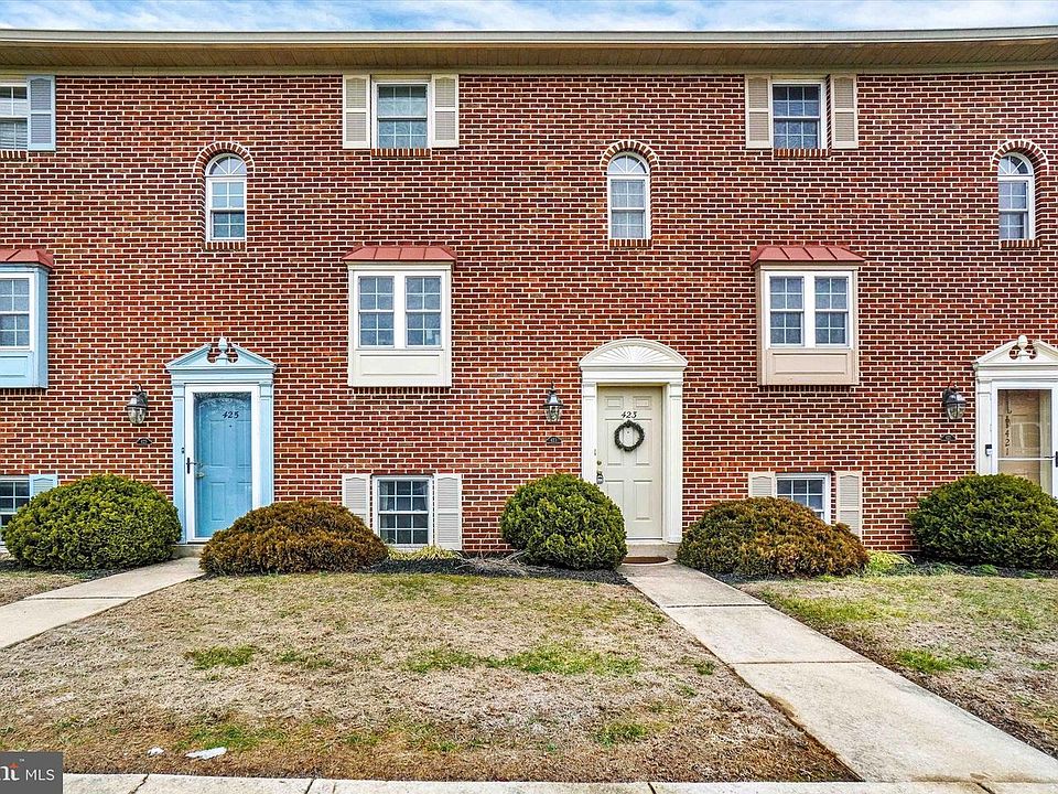 1st image of 423 Weldon Dr #423