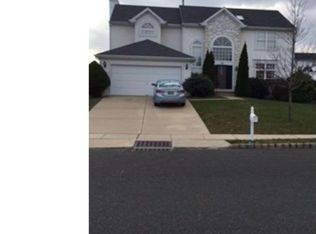 22 Waterview Dr, Sicklerville, NJ 08081