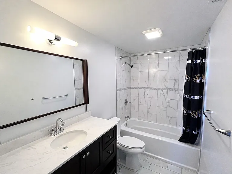 2129 N Southport Ave #2R — Photo 12