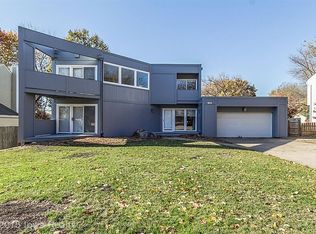 904 51st St, West Des Moines, IA 50265