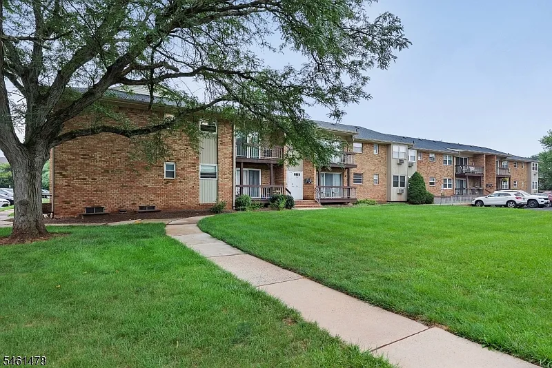 2 bed, 1.5 bath, $2,300 — Photo 2