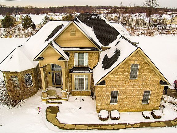2nd image of 8977 Chinaberry Cir N