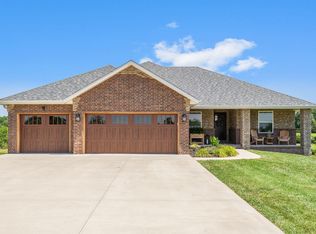 1612 Cottonwood Rd, Rogersville, MO 65742