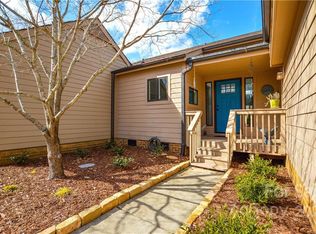 8903 Saint Croix Ln, Charlotte, NC 28277