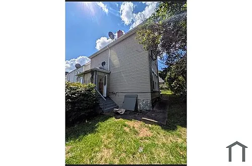 1913 Evans Ave Photo 1