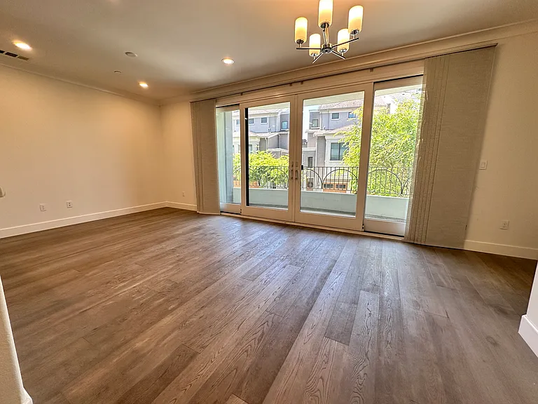 90 Summit Way — Photo 2