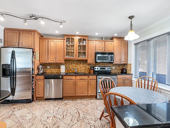 2nd image of 5125 Fairview Ln