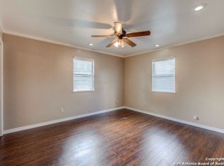 430 Northfield Dr, Pleasanton, TX 78064