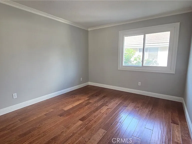 8 Miranda — Photo 25