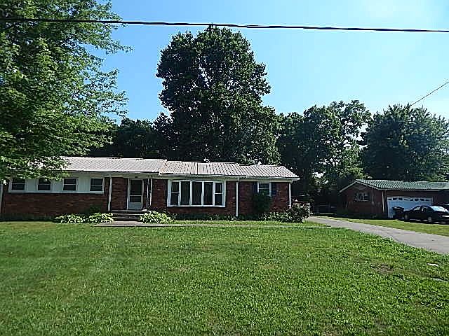 1st image of 915 Elliott Dr