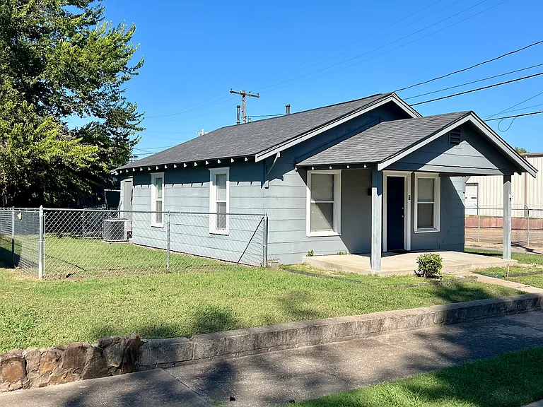 802 S Xanthus Ave — Photo 1