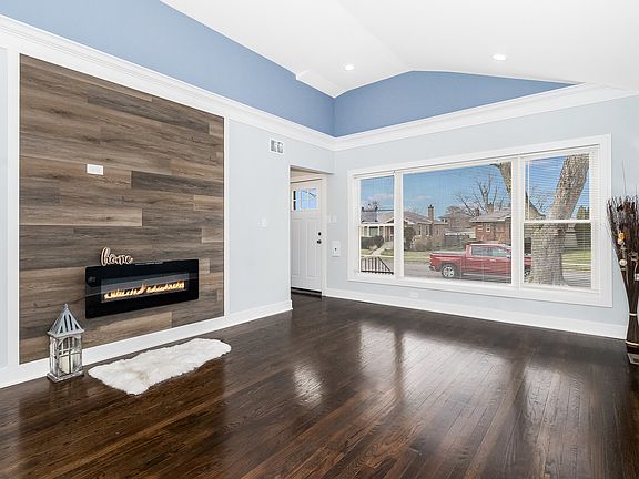 2nd image of 11709 S Artesian Ave