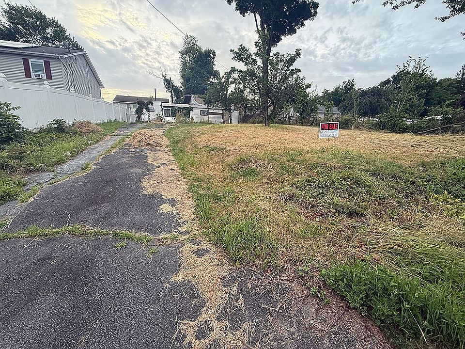 1st image of 128 Ridgewood Ave