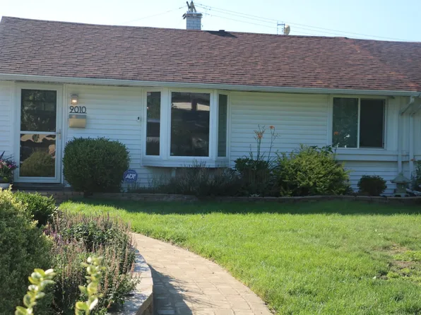 9010 S Beck Pl, Hometown, IL 60456