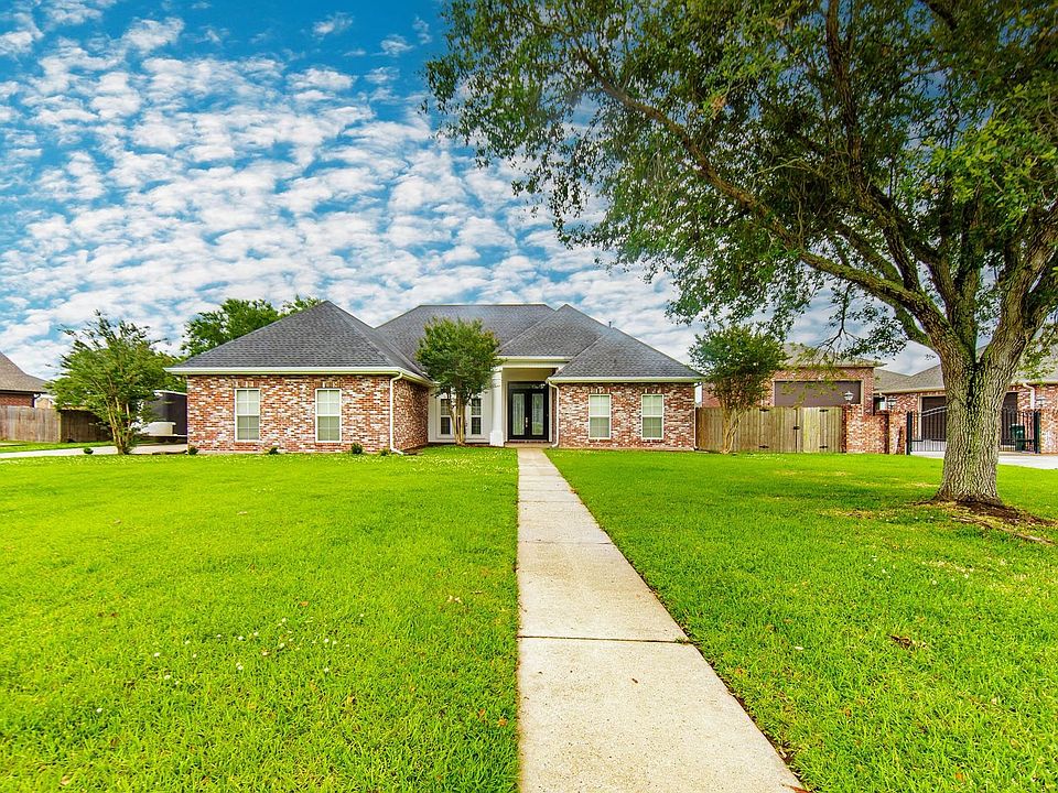1st image of 255 Lake Decade Ct