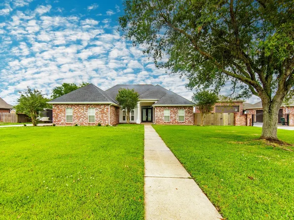 255 Lake Decade Ct, Houma, LA 70360